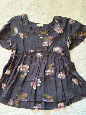 Lucky brand medium Floral Peplum Blouse in Navy